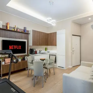 https://porta-venezia-new-luxury-apt-wifi-full-equiped.italymilanhotels.net